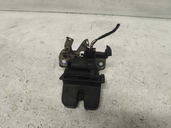 GACHE DE HAYON SEAT/SKODA - Vue 2